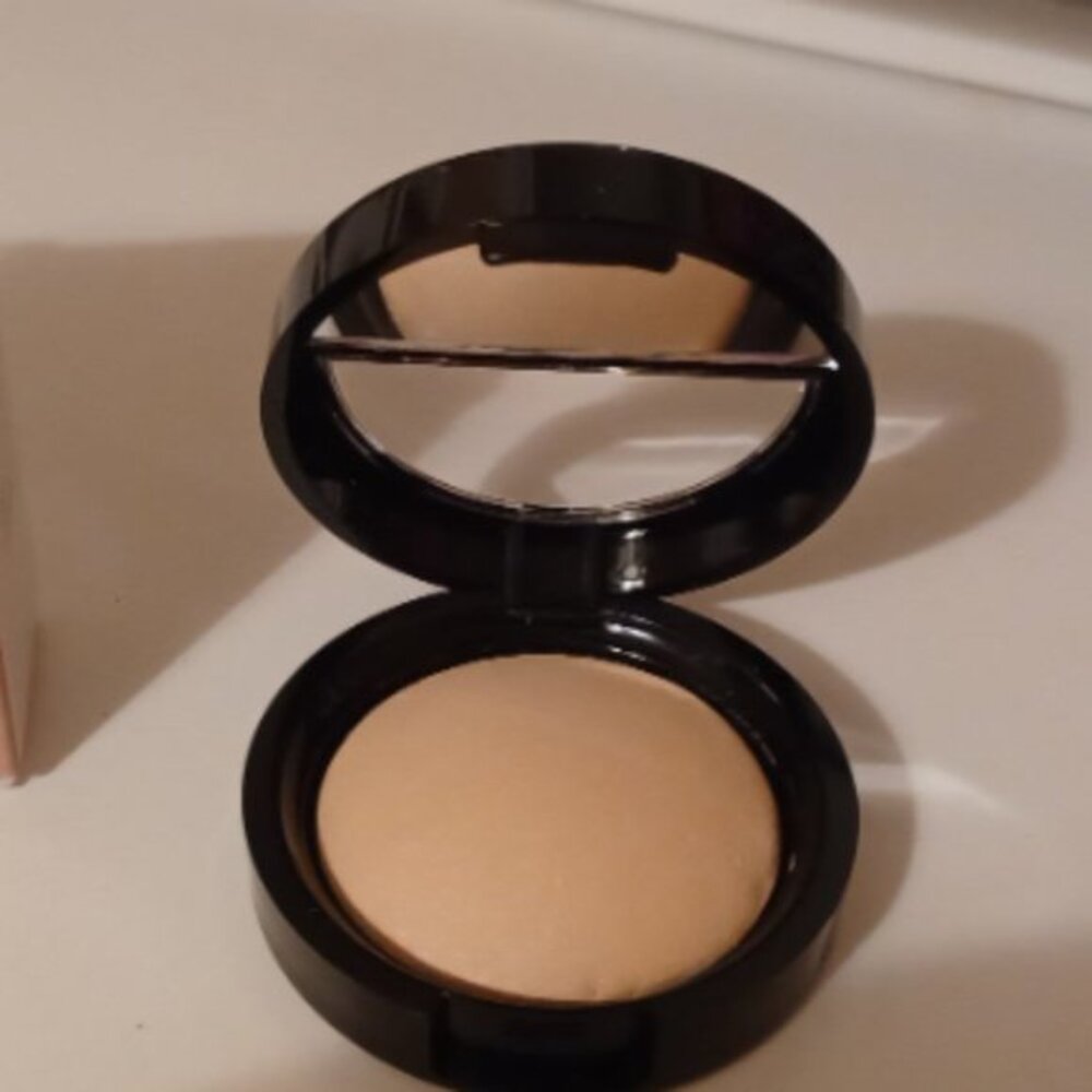 LAURA GELLER BAKED ORIGINAL HIGHLIGHTER new in box FRENCH VANILLA